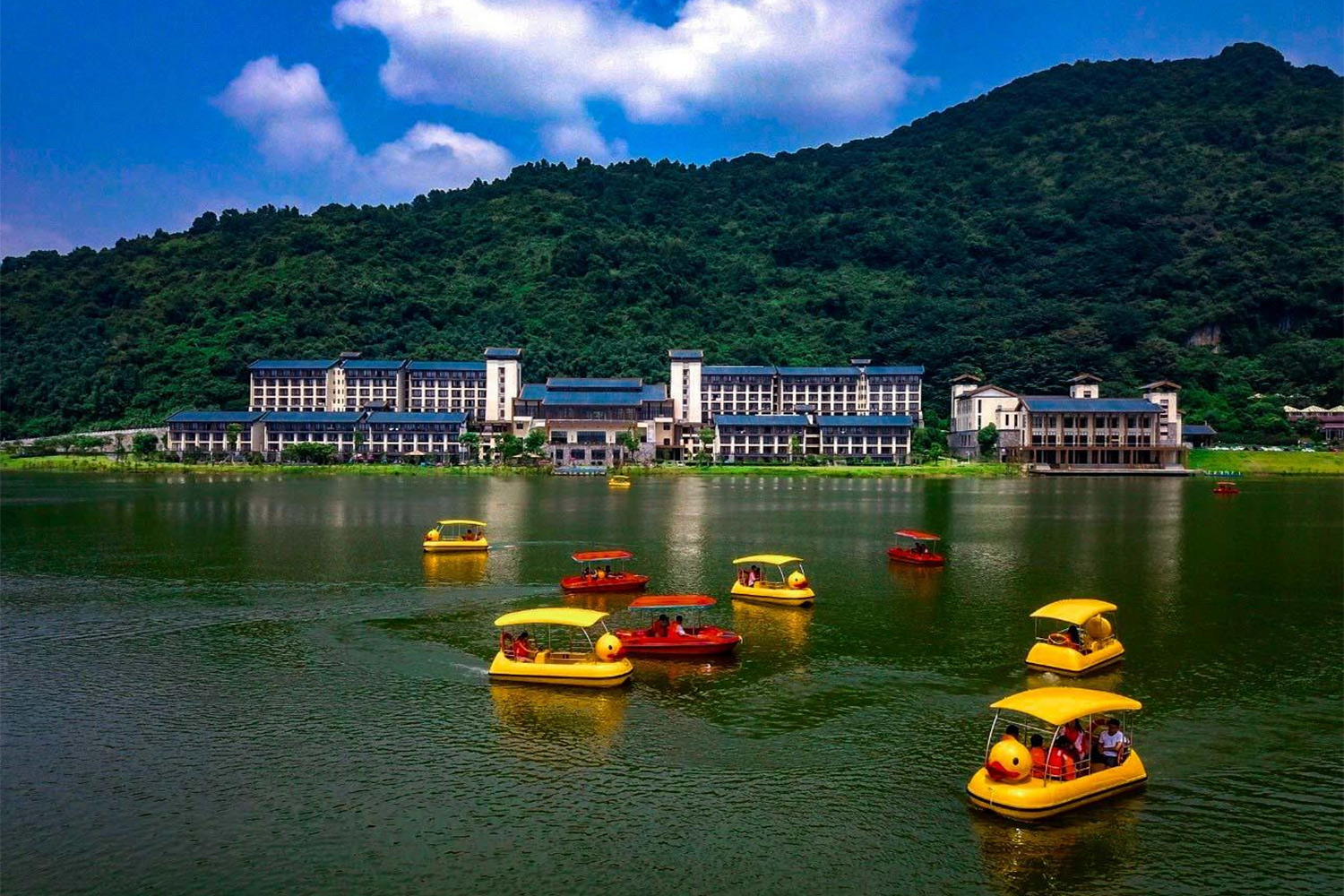 清遠寶晶宮生態旅游度假區拓展培訓基地